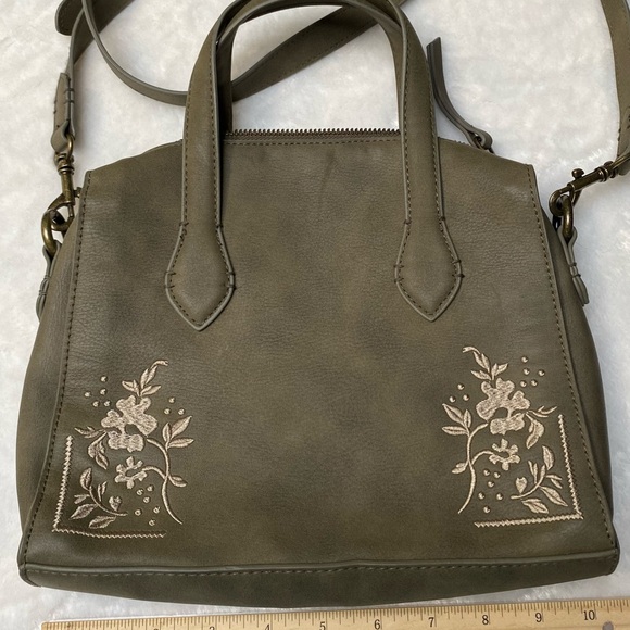 Universal Thread Elegant Olive Green Embroidered Handbag - Picture 2 of 8
